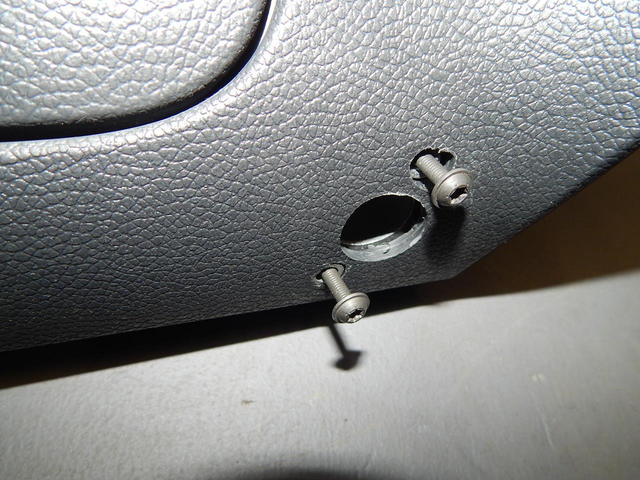 vw SCIROCCO бардачок пассажира 1K8858419