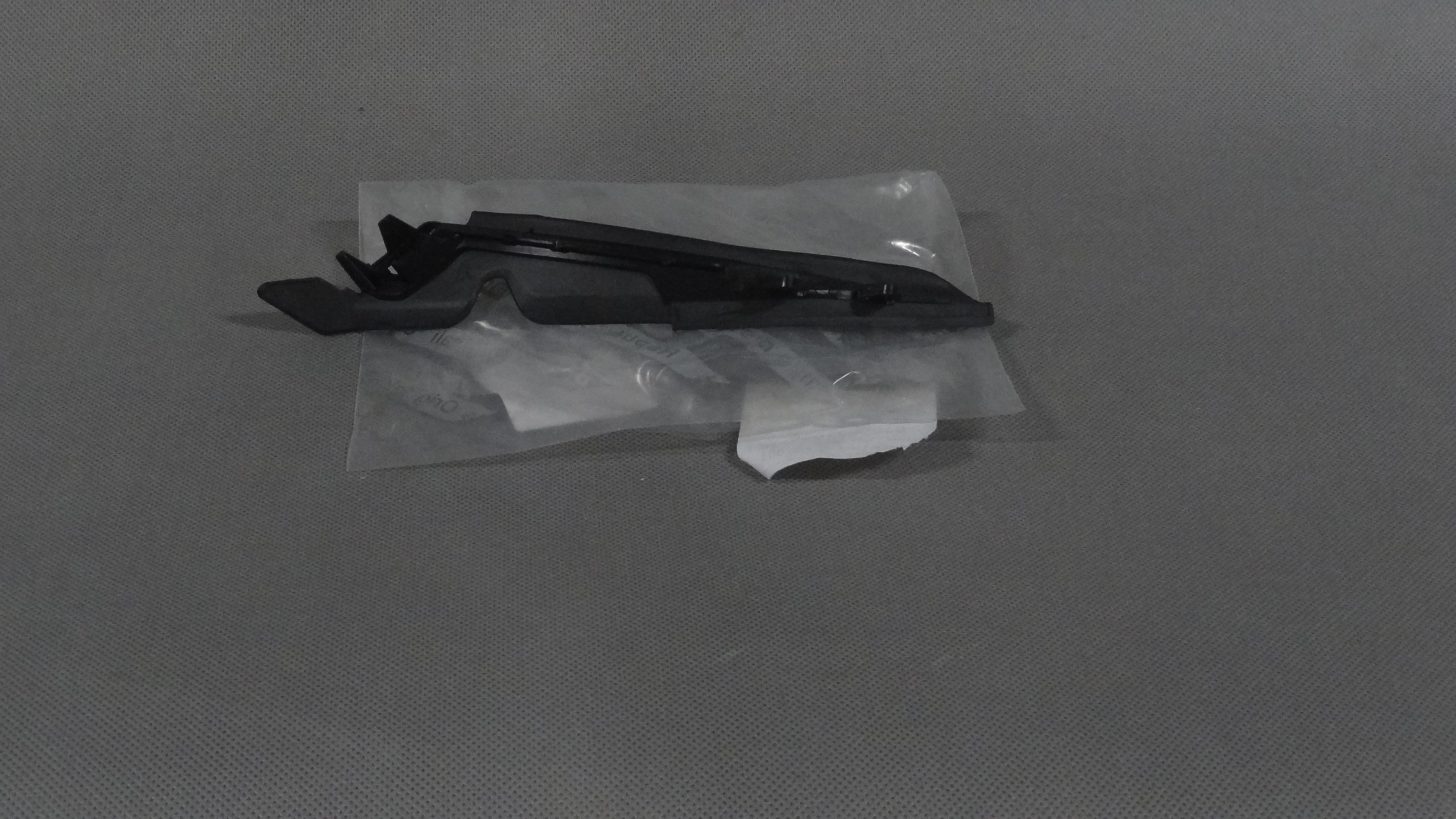 Zakończenie podszybia str prawa 159 Alfa Romeo Brera EAN (GTIN) 0617721400172