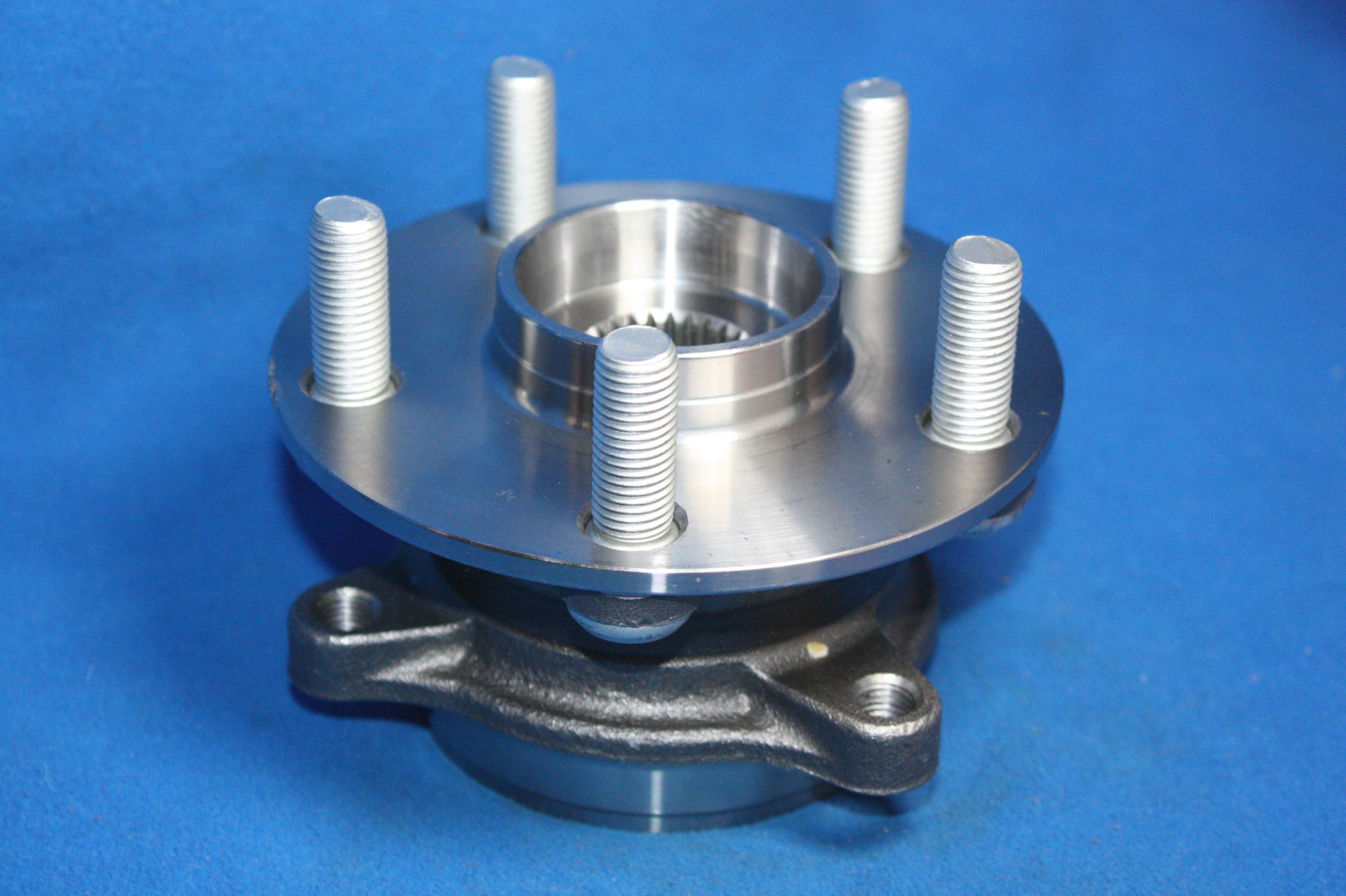 LOZYSKO KOLA PIASTA PRZOD TOYOTA PRIUS LEXUS CT200 Part number 01 97843