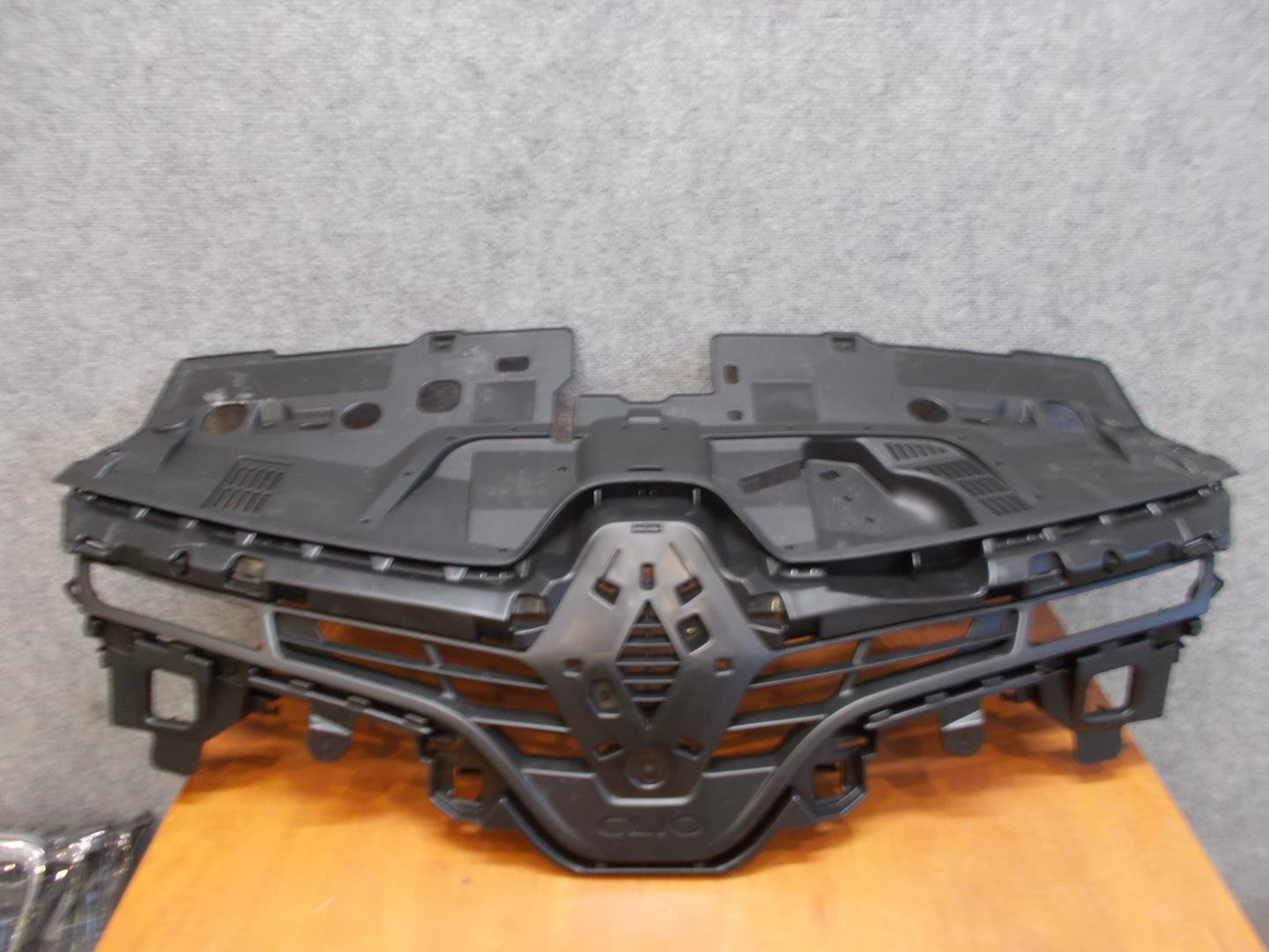 решетка renault CLIO IV 012-