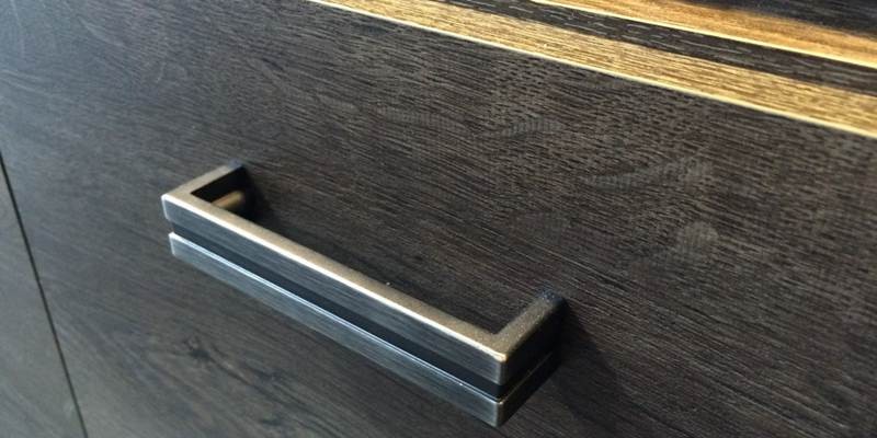 Witryna INDIANAPOLIS I3 szklana półki craft biały Marka Jarstol