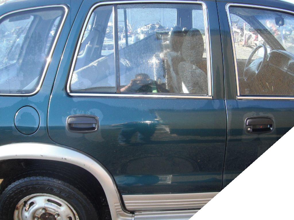 KIA SPORTAGE LIFT 99- ZAMEK Z DRZWI PRAWY TYŁ