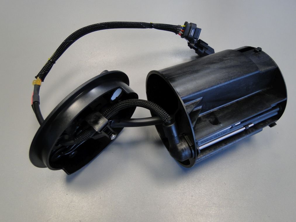 MERCEDES ML 166 GL PODGRZEWACZ ZBIORNIKA ADBLUE Producent części Mercedes-Benz OE