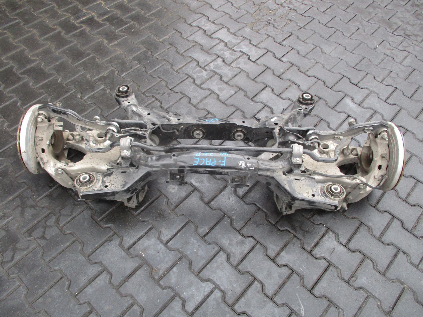 ZAWIESZENIE TYL JAGUAR F PACE 4X4 2,0D