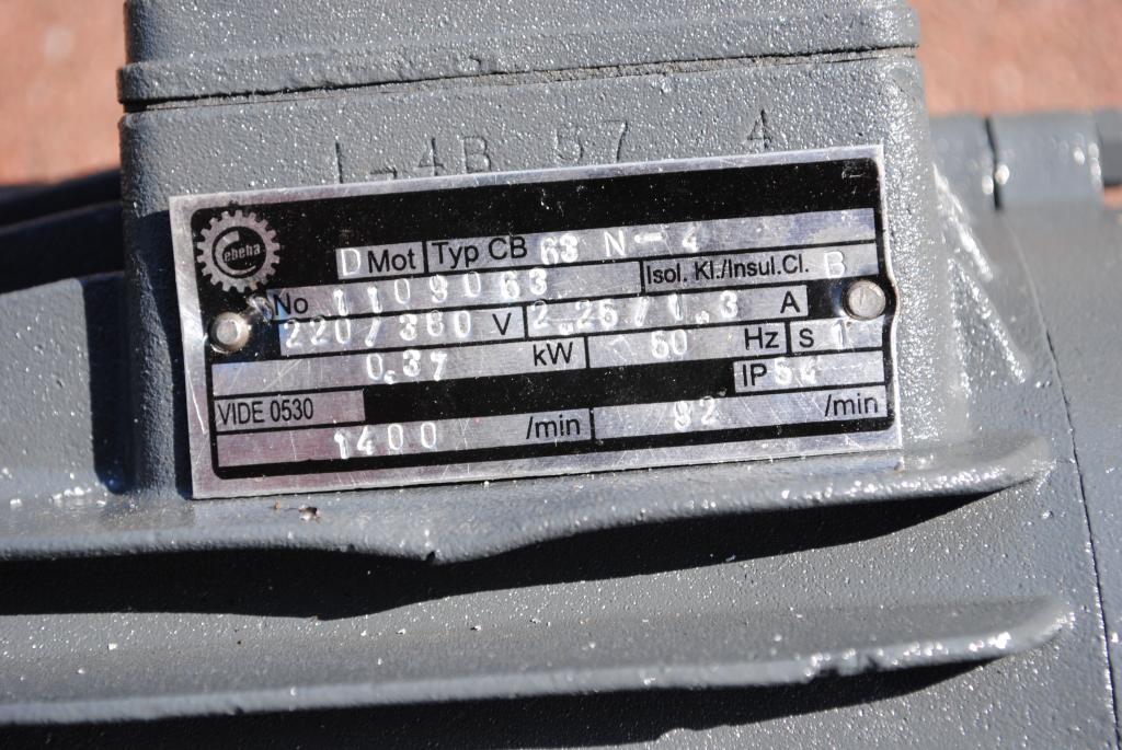 Motoreduktor kołnierzowy 0.37kw. 92obr./min.. Marka inny