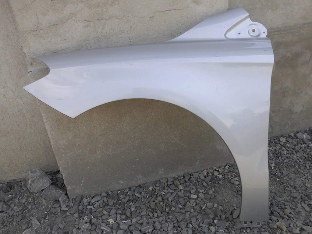 fender left front MERCEDES B KLASA 246 2012