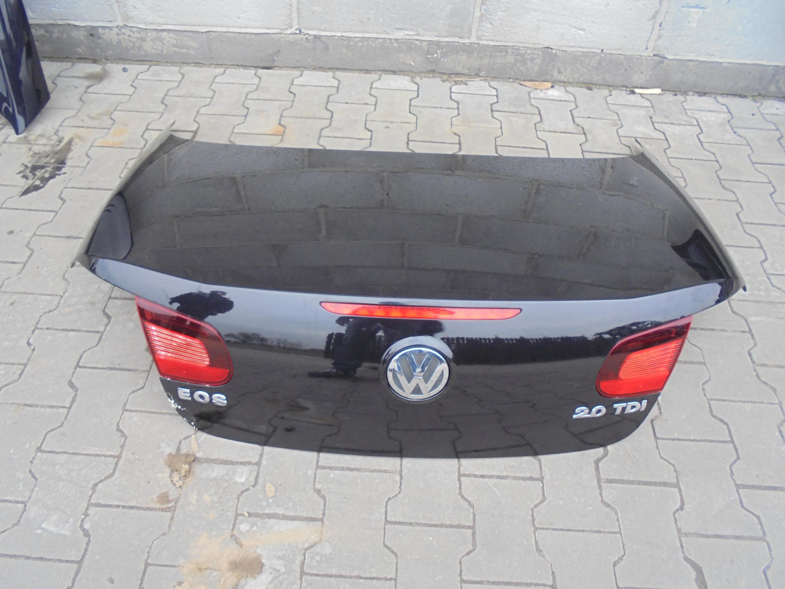 крышка багажника зад vw EOS LC9X --