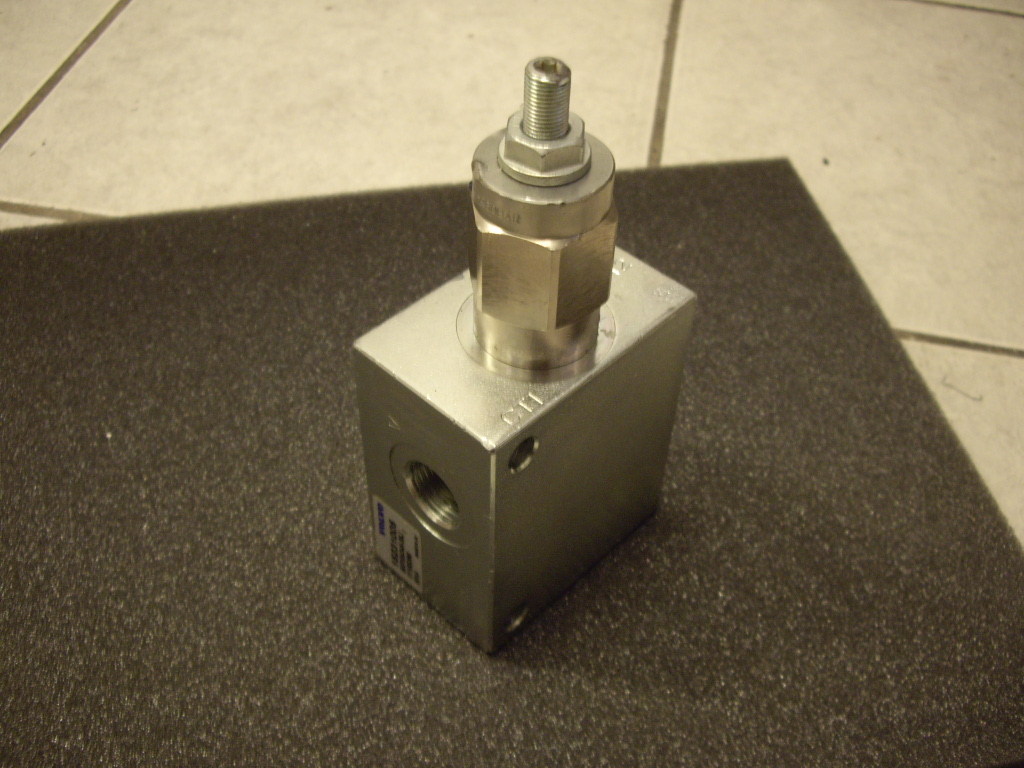 Гидравлический клапан Volvo 15231005 BXP24348-08j