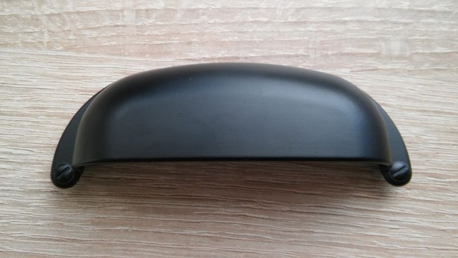 

Uchwyt meblowy Czarny Mat Muszelka 96mm