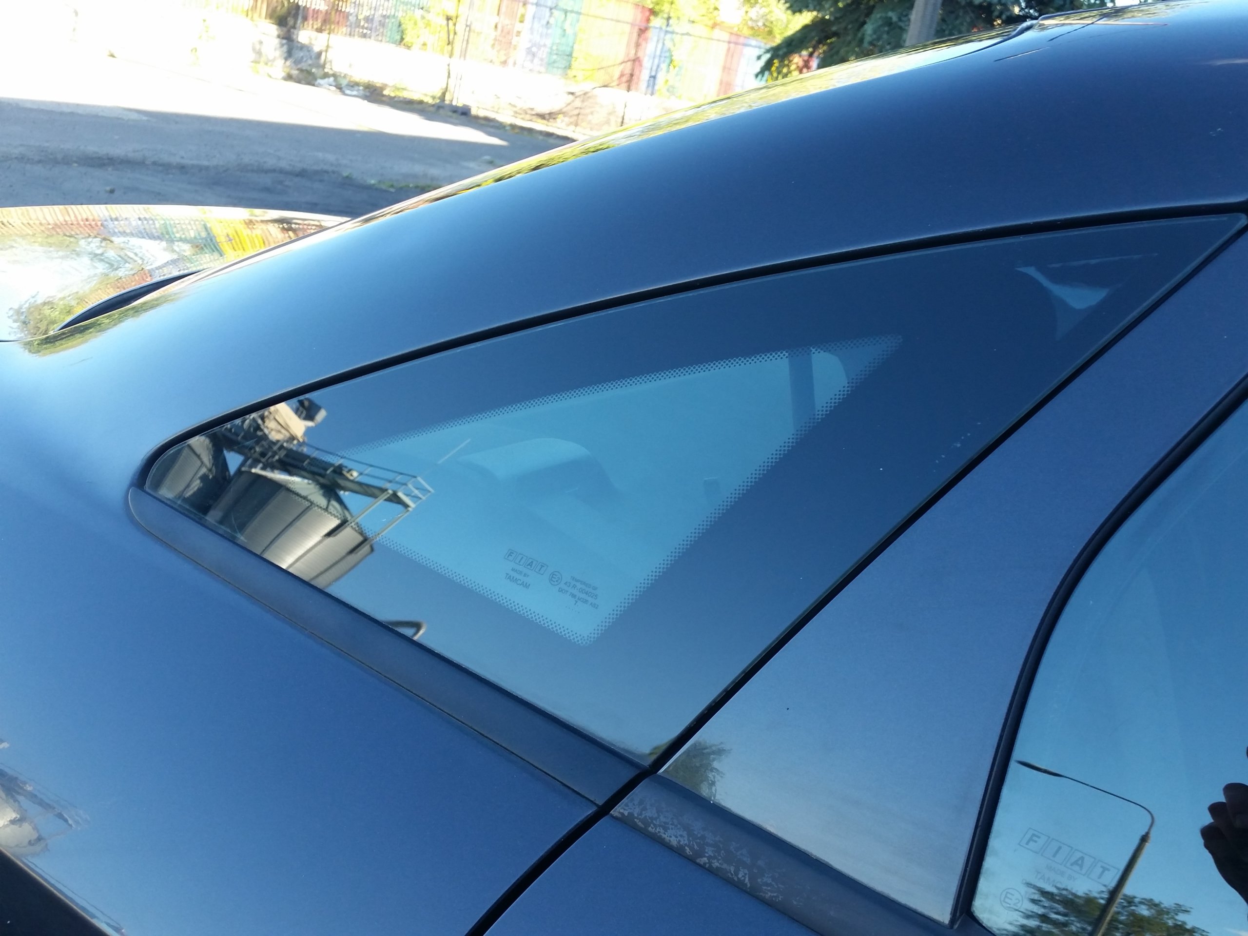 Заднее стекло Fiat Linea