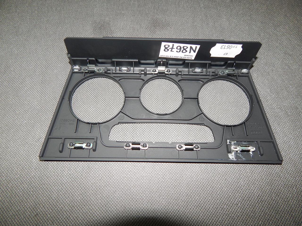 AUDI Q3 8U Châssis Couverture tablier moteur Bouches buses 8U0863263
