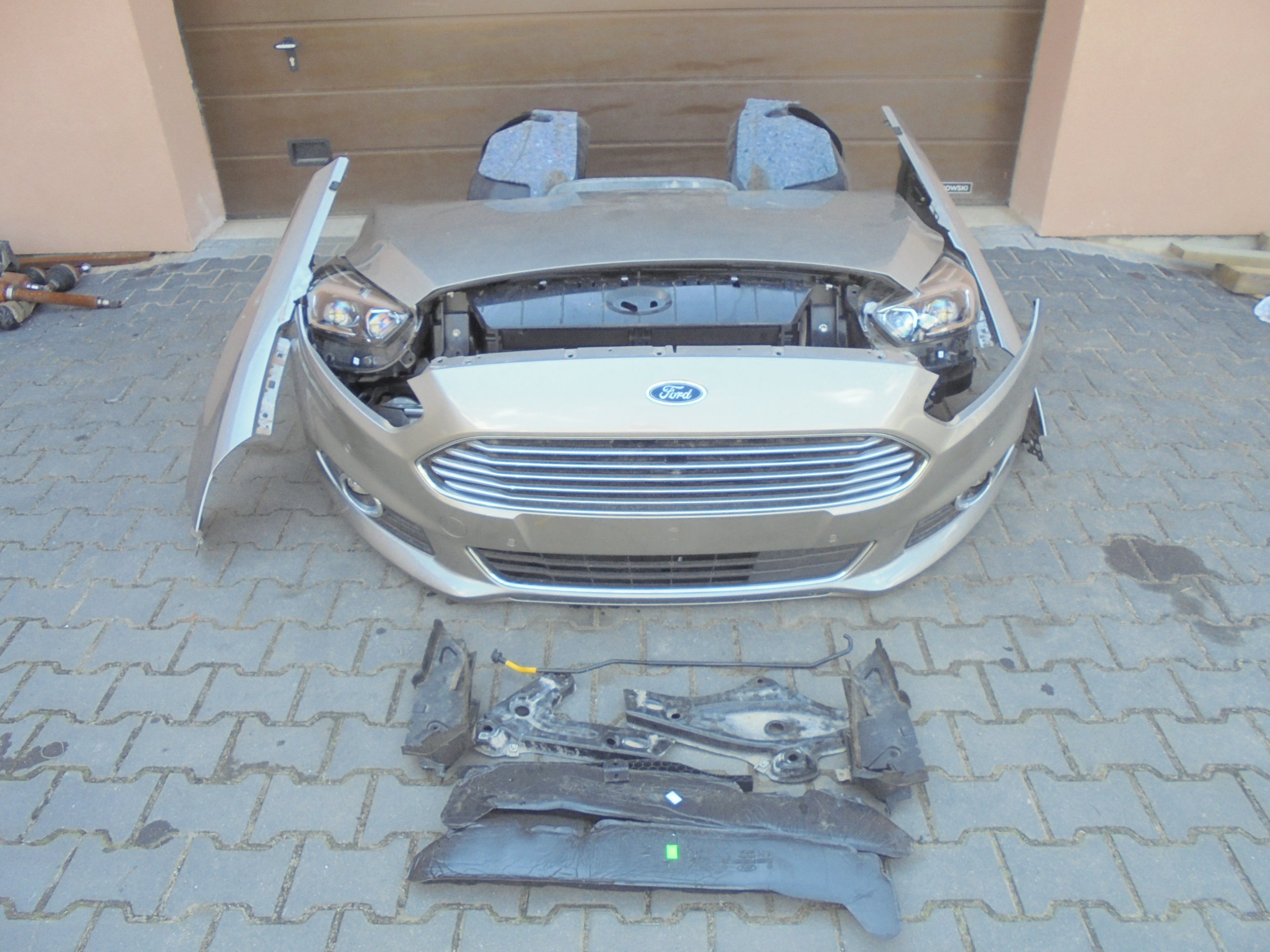 Четверть FORD S-MAX foto 1