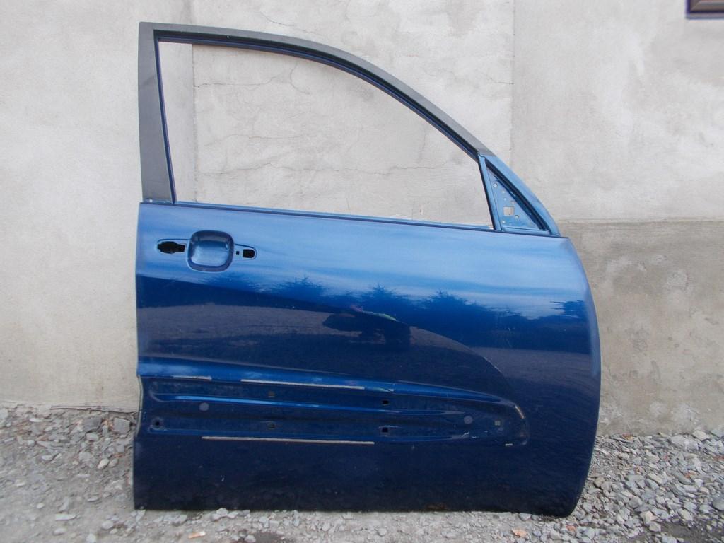 dveře pravé přední předek TOYOTA RAV 4 2001-2006R