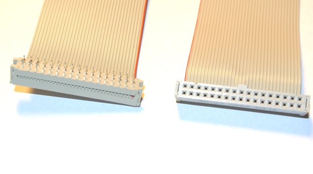 

Taśma 34-pin ze złączami IDC 8290/8399 Avx [1szt]