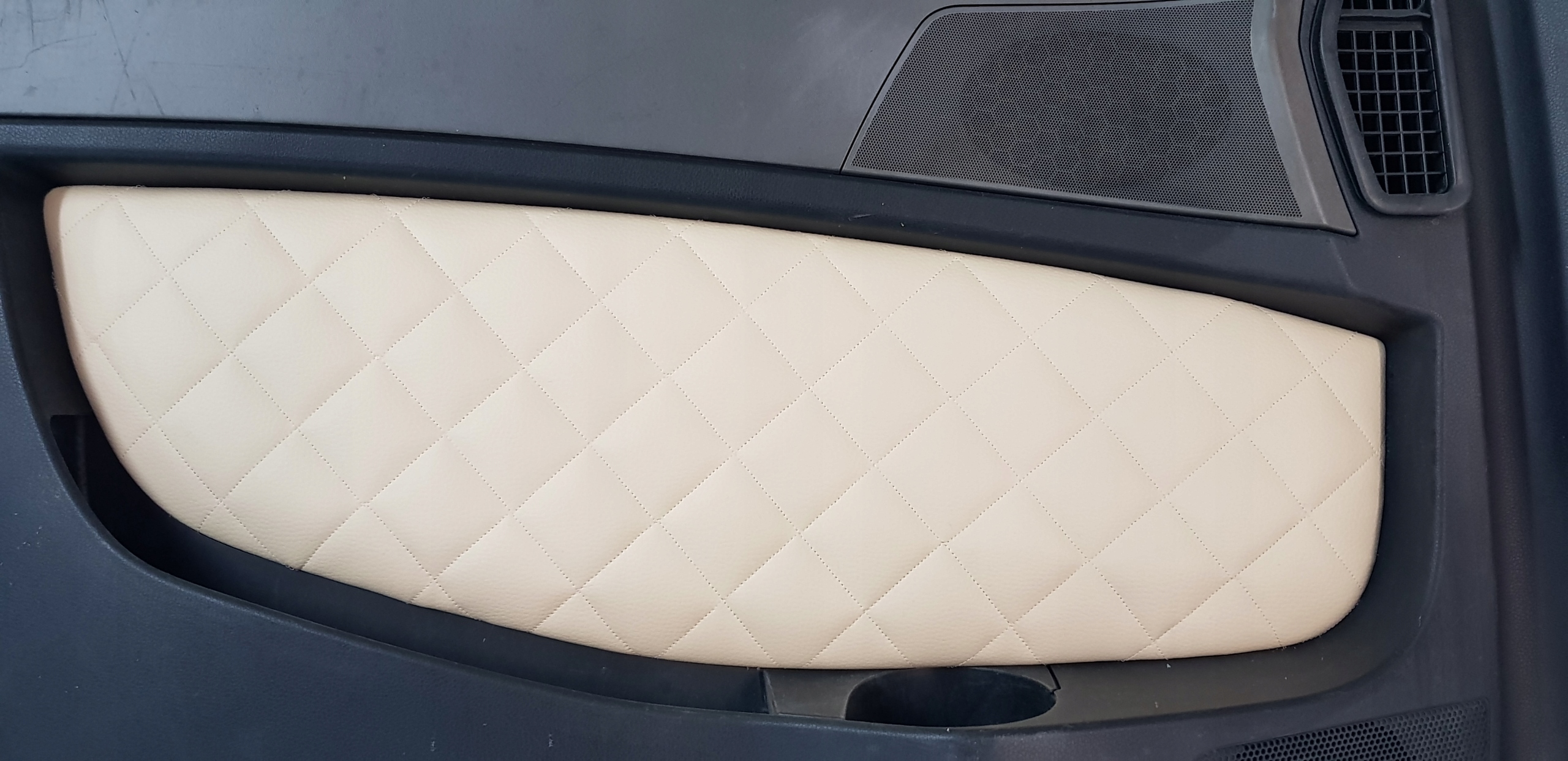 5903999583088 - DOOR TRIM COVERS MAN TGX QUILTED SIDES