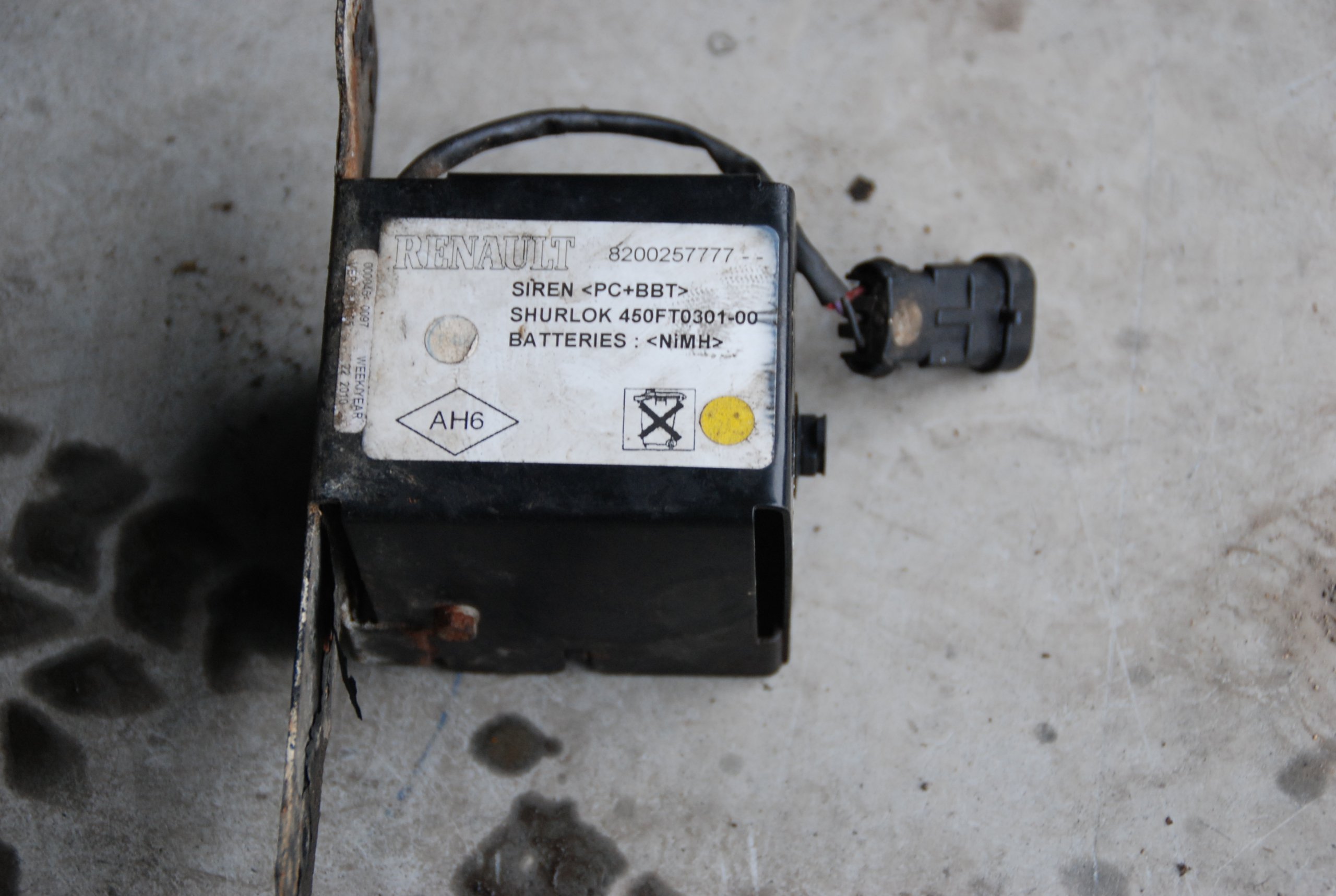 SYRENA 8200257777 MASTER MOVANO 03-10 Producent Renault