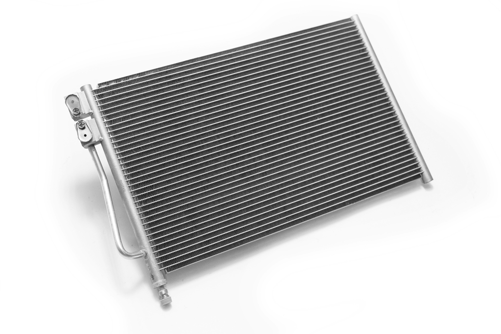 017-016-0013 - Радіатор кондиціонера MAZDA 2 2003-новий