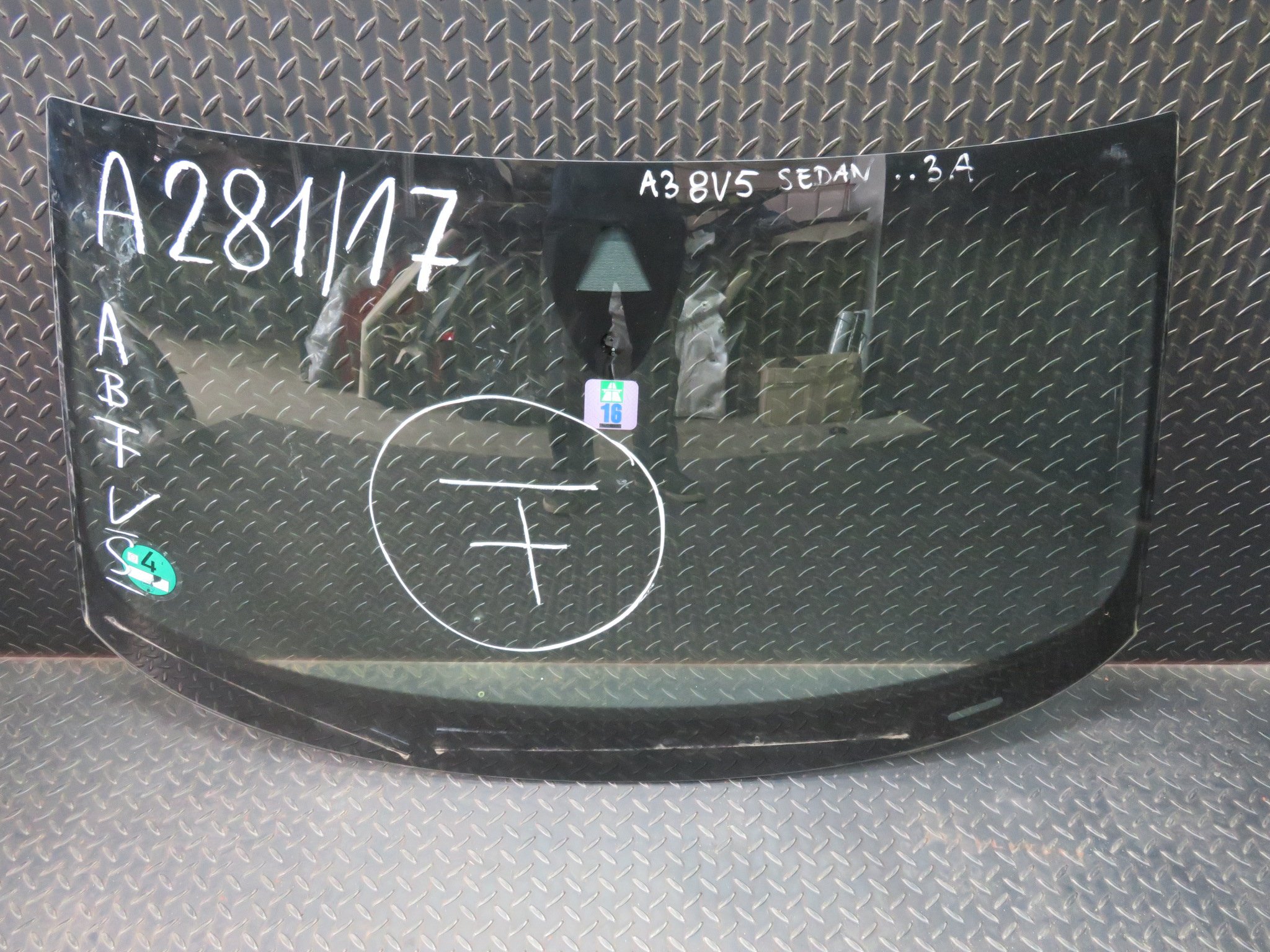 Вітрове скло AUDI A3 8v5 седан 2013