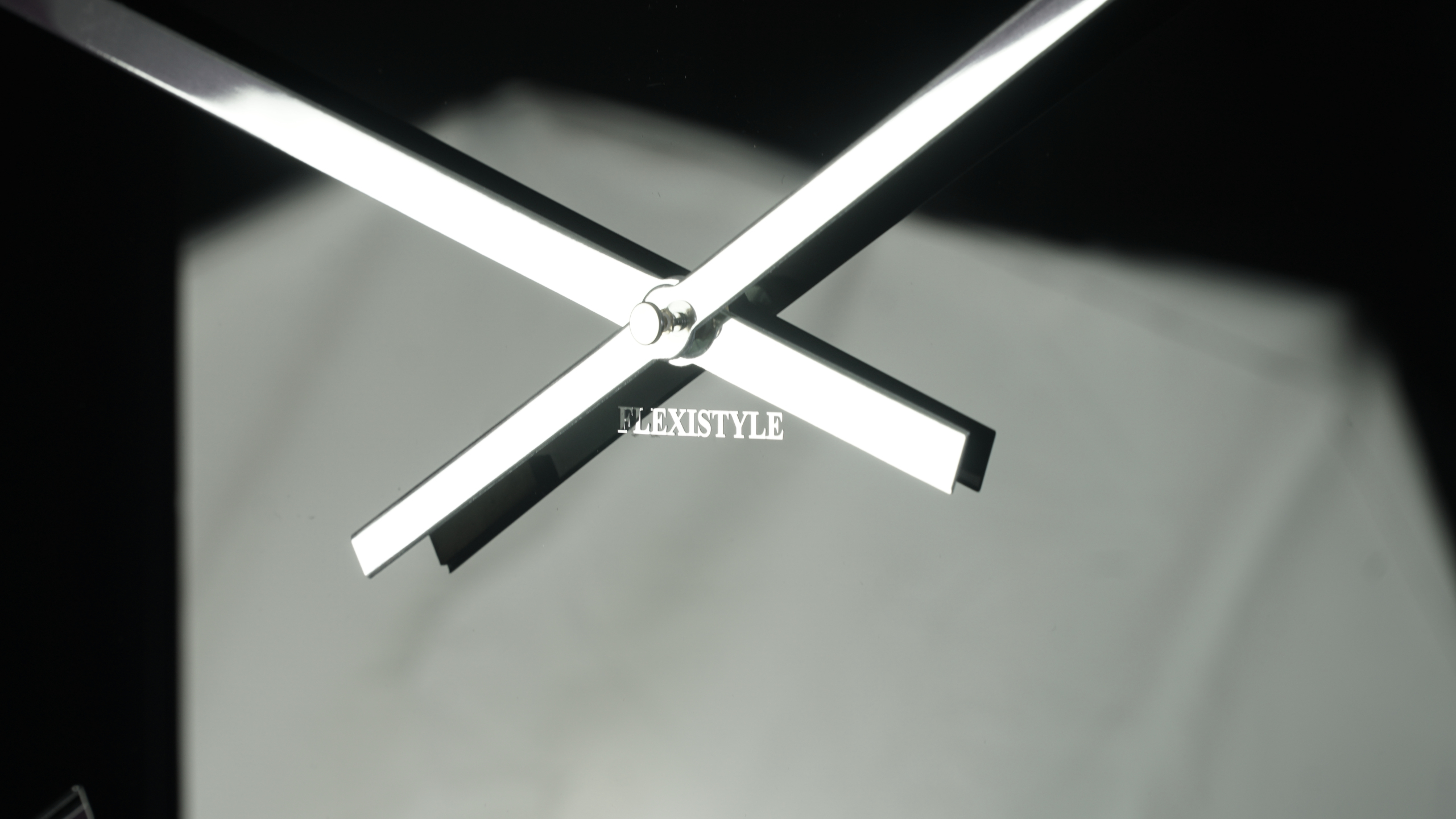 Duży nowoczesny zegar ścienny EXACT 50cm czarny PL Typ ścienny