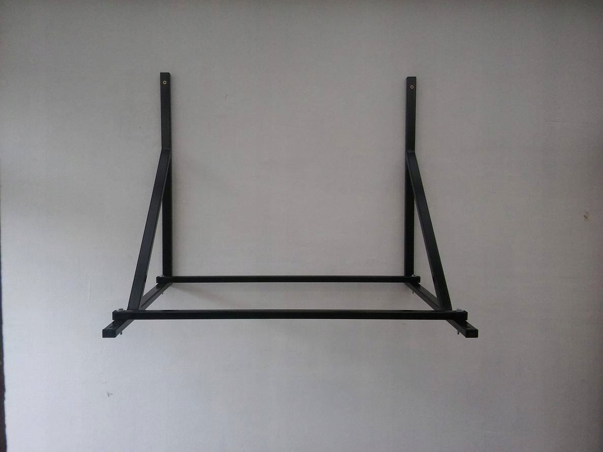 WISZACY REGAL NA OPONY POLKA STOJAK NA 4 OPONY Material metal