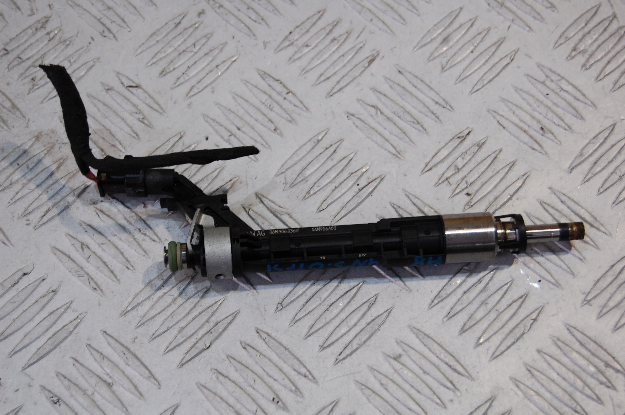 injector AUDI A8 D5 4N 06M906036R