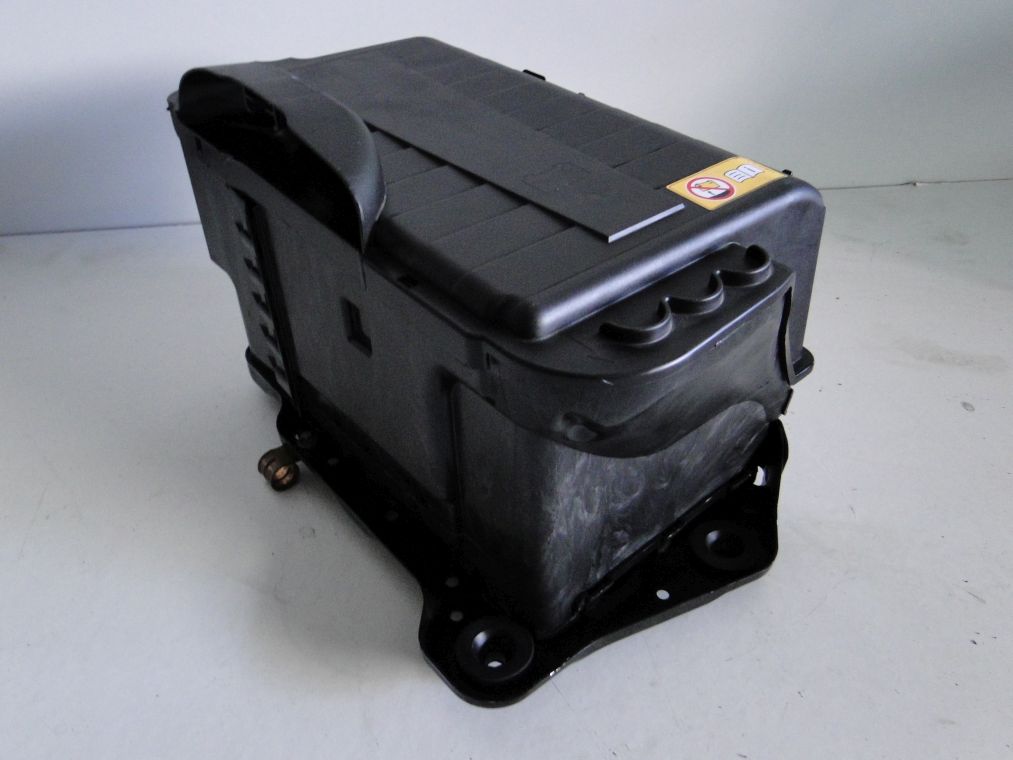 MERCEDES B KLASA W 246 OBUDOWA AKUMULATORA KOMPLET Typ samochodu Samochody osobowe