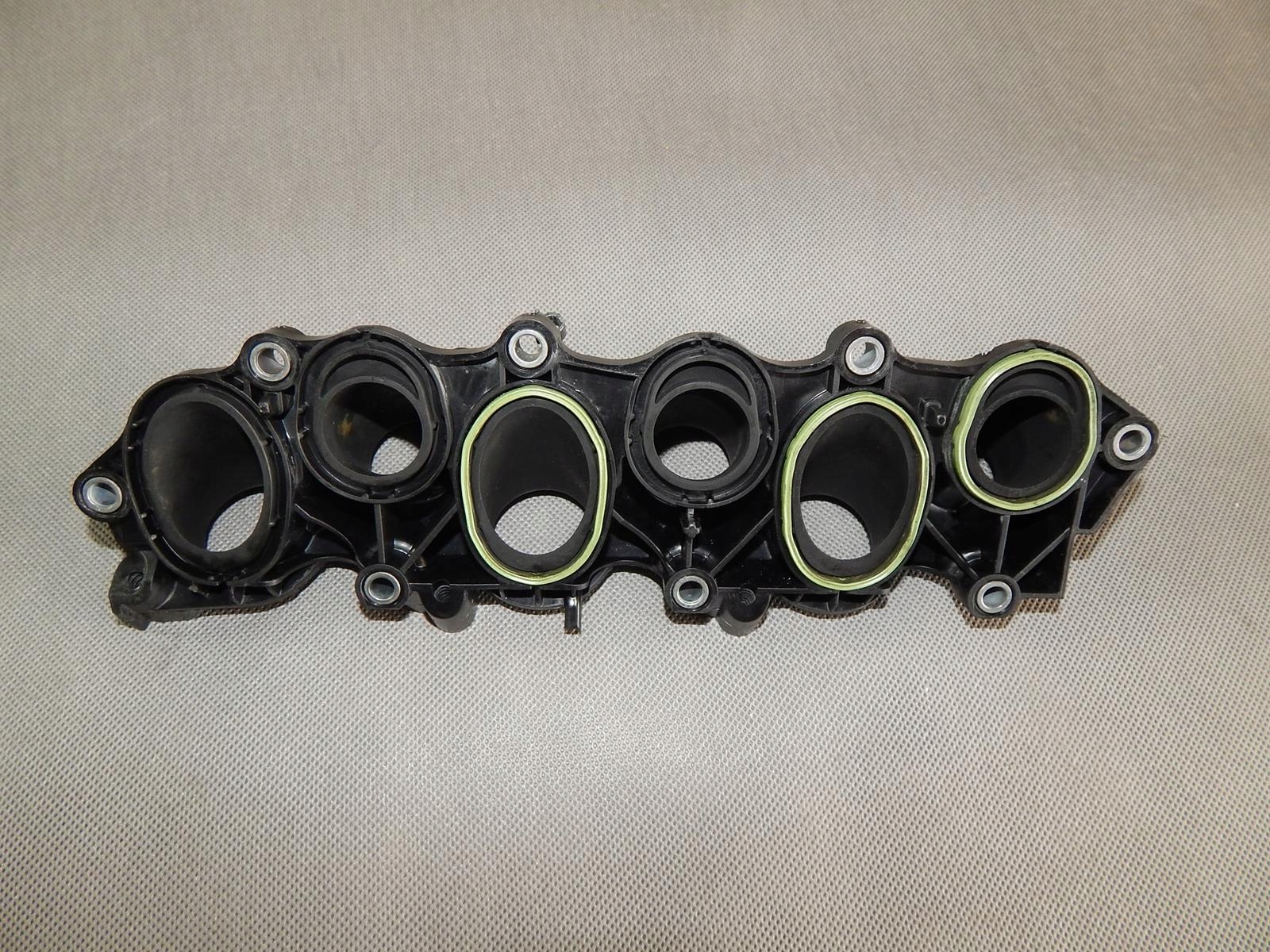 Audi OE 059129765 коллектор Впускный