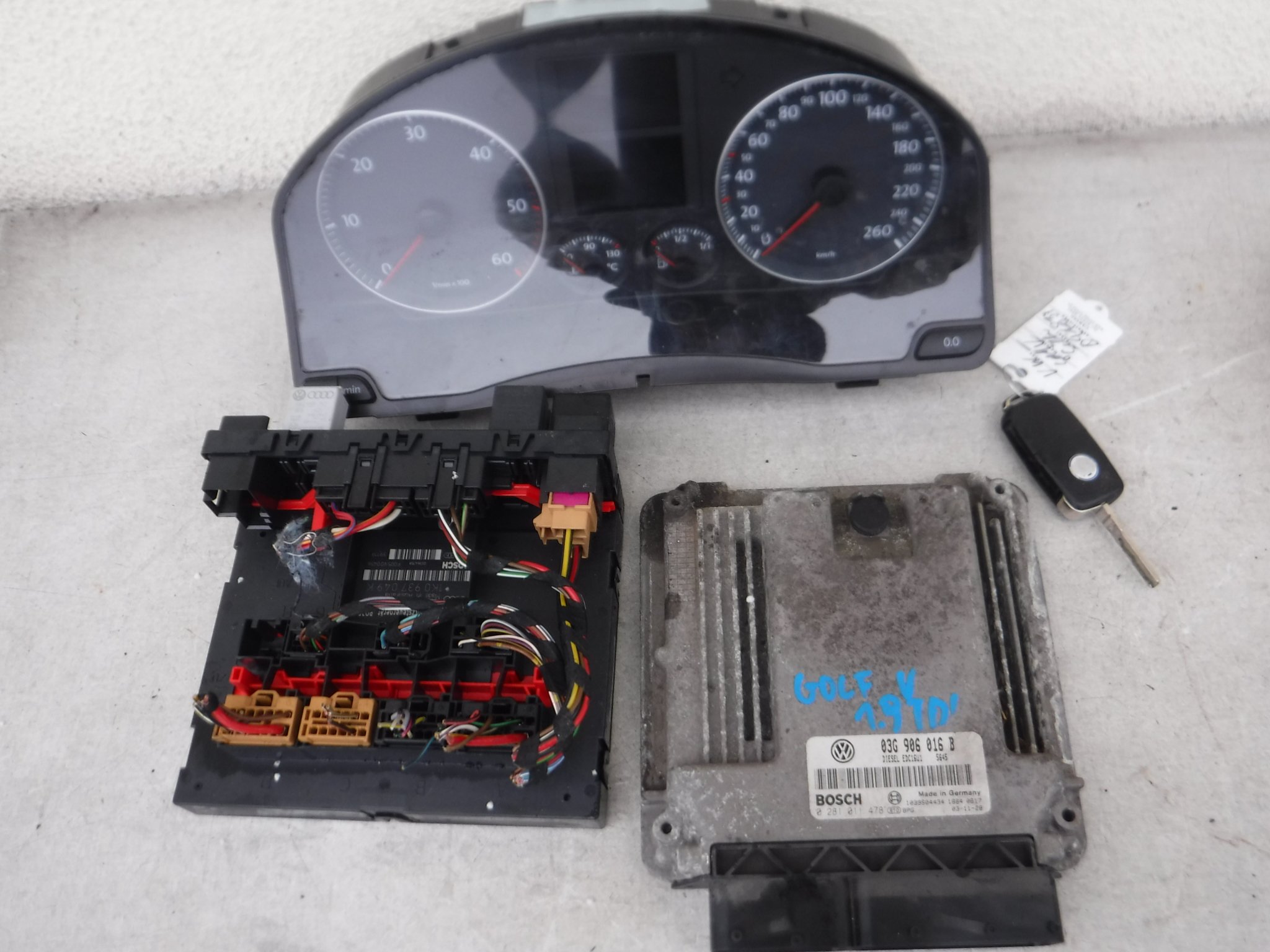 KOMPUTER ZESTAW VW GOLF V 1.9 TDI 03G906016B