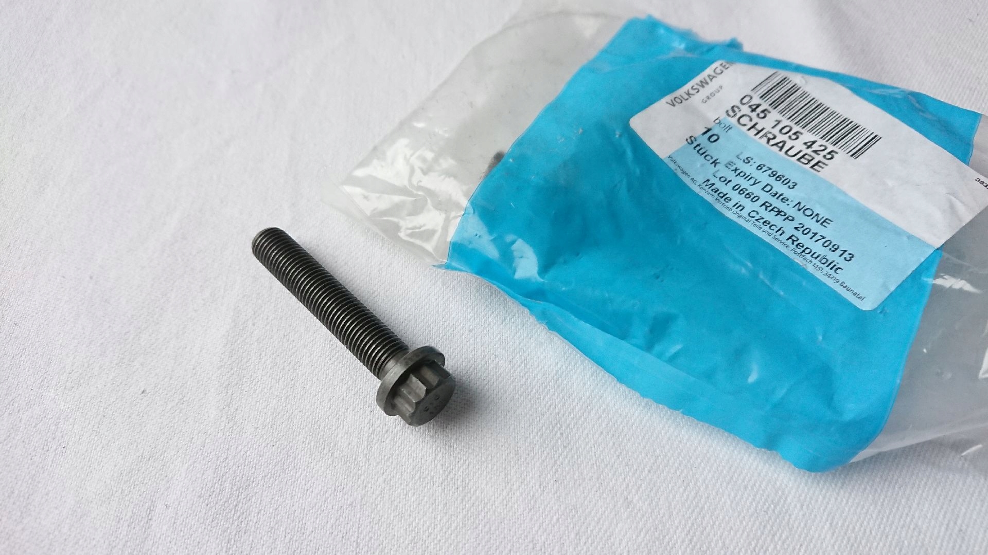 ŚRUBY KORBOWODU VAG OE 045105425 AUDI VW SKODA EAN (GTIN) 000045105425