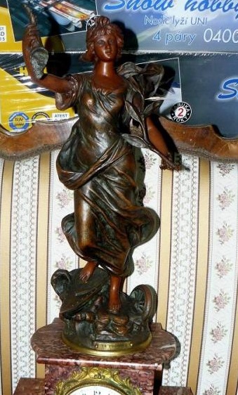 ZEGAR KOMINKOWY FIGURALNY KOMINEK ANTYK