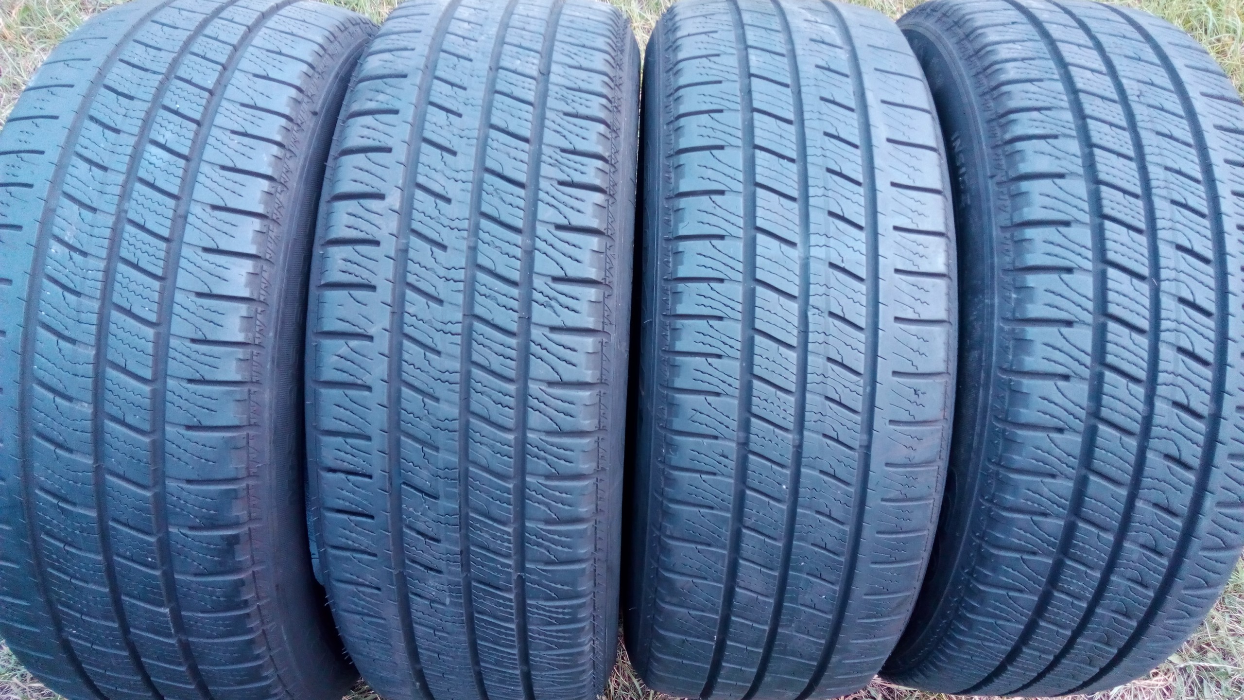 4W 215 / 60R17C GOODYEAR Cargo Vector 2 4x6mm