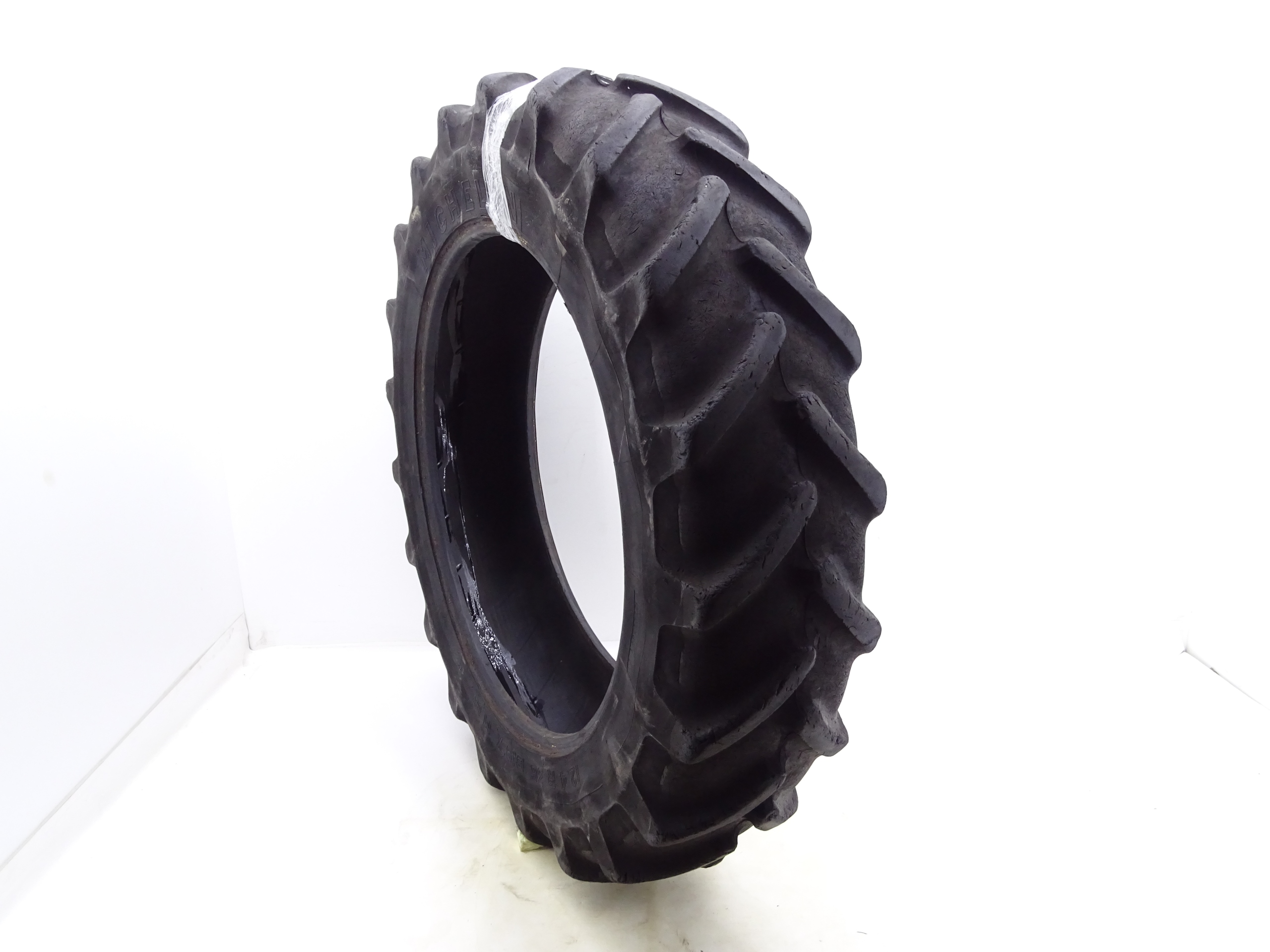 Сільськогосподарська шина 1шт 12. 4R36 MICHELIN 24.3 mm