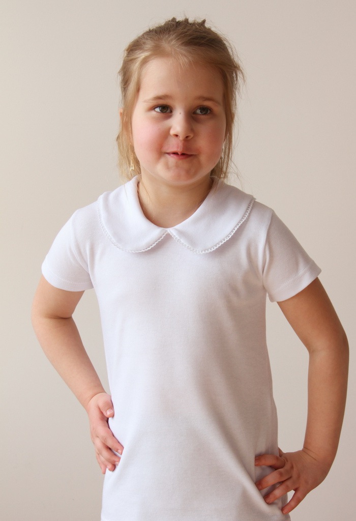 BLUZKA BIAŁA KRÓTKI PROSTY RĘKAW ROZ. 134 Marka bez marki