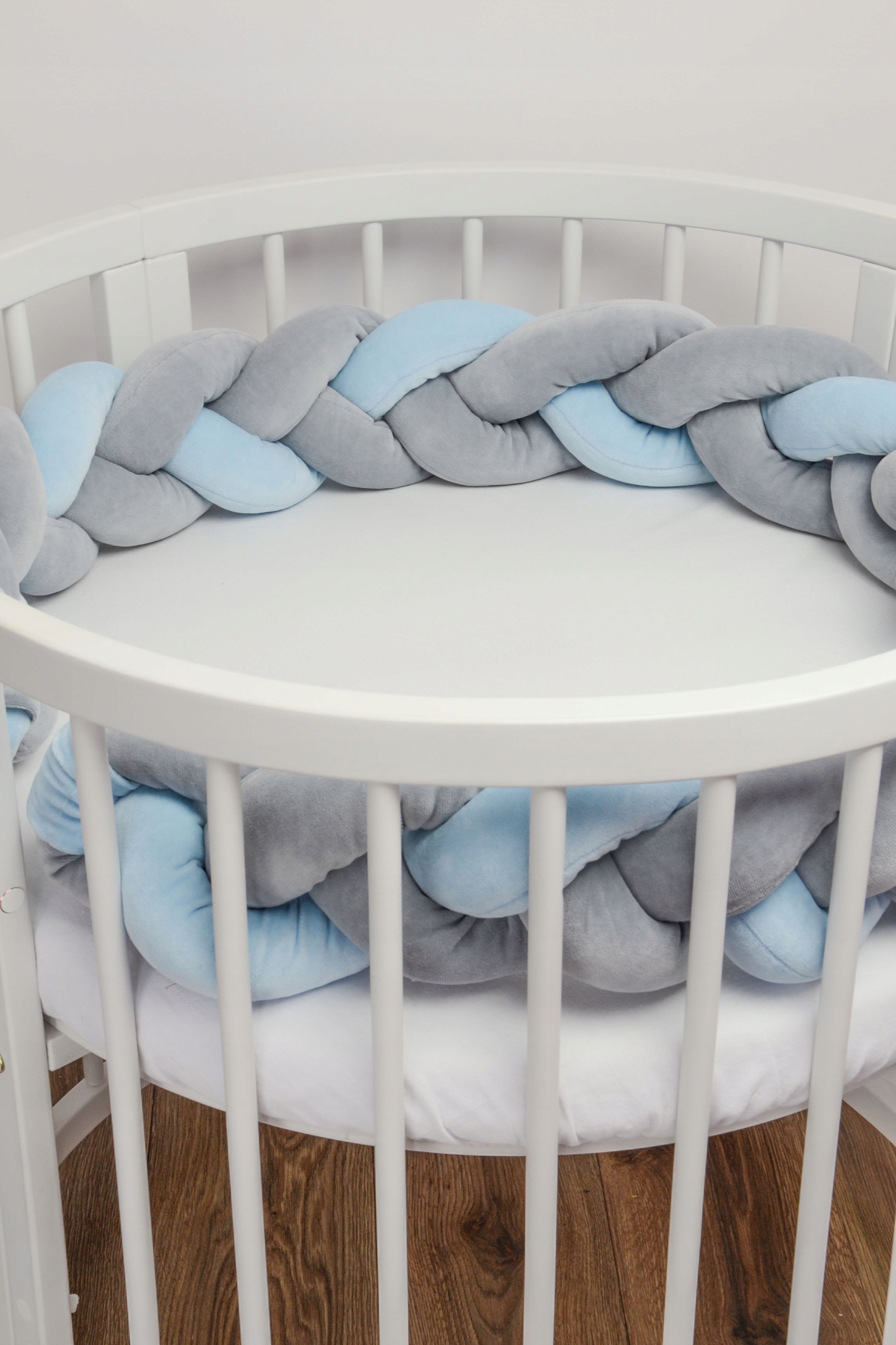 Ochraniacz do łóżeczka WARKOCZ welur niebieski 210 Marka SENLOVE