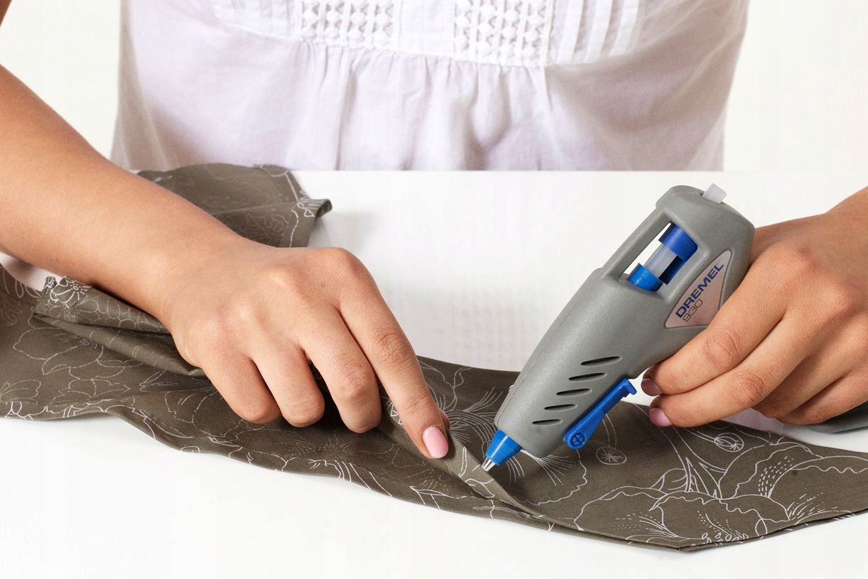 Клеевым пистолетом можно. Клеевой пистолет Dremel Glue Gun 930. Dremel 930-18 Hobby. Dremel 1130. Dremel 965.