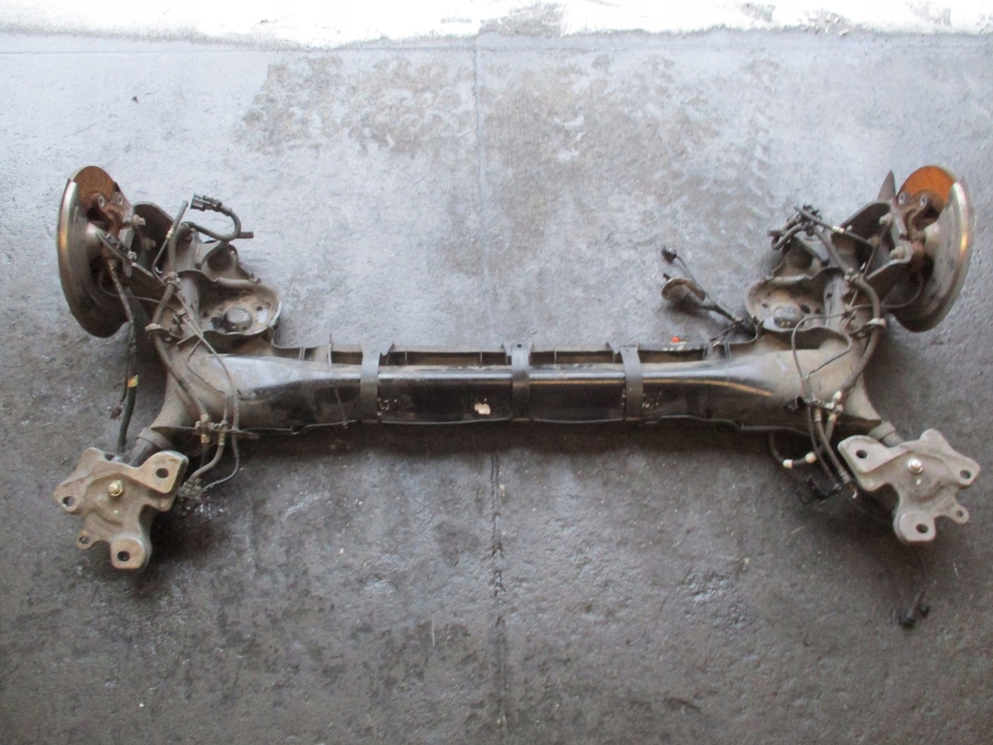 OŚ BELKA TYLNA RENAULT ESPACE 5 V 1,6DCI