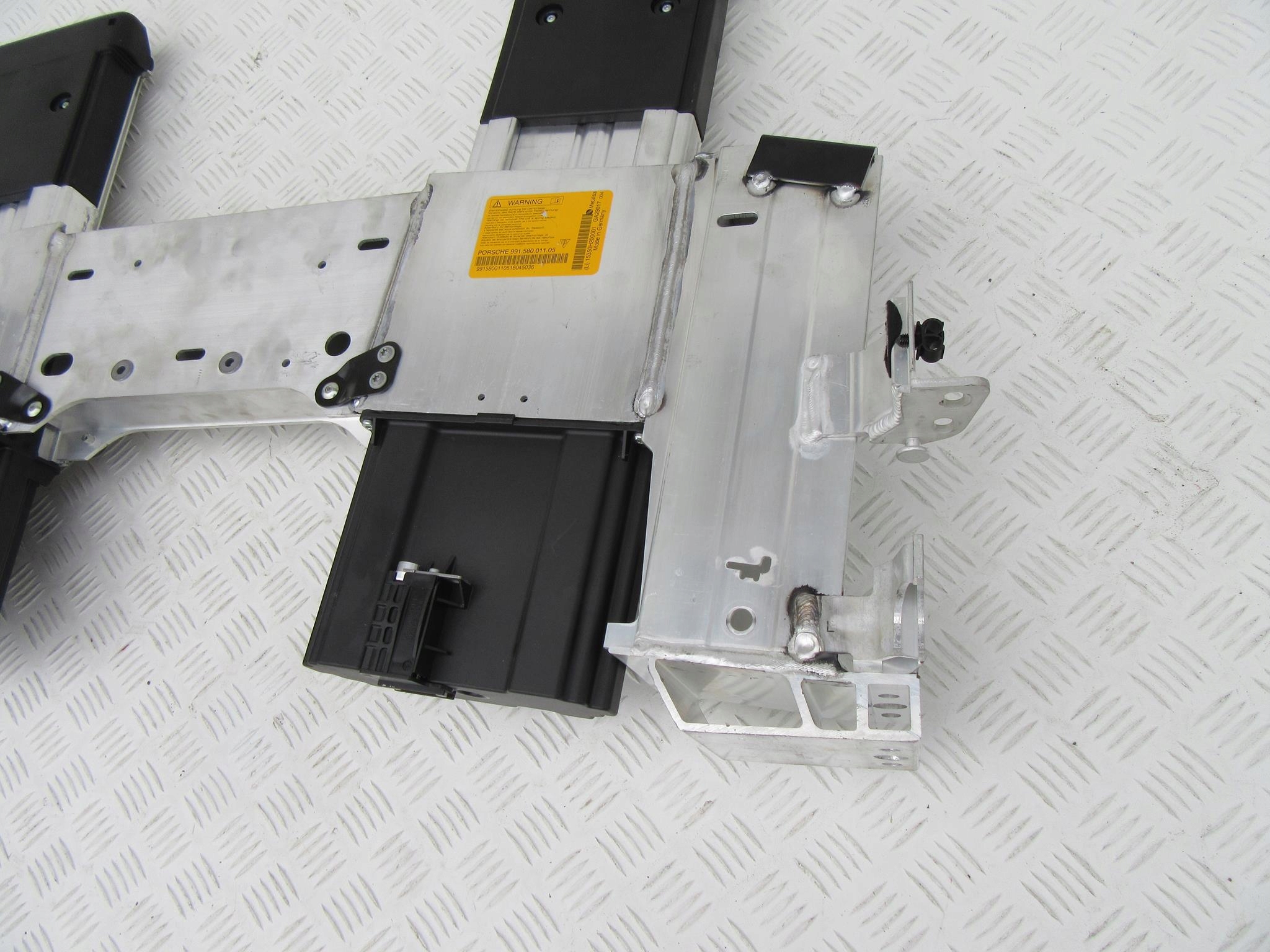 PORSCHE 99158001105 ROLL BAR SUPPORT TRAVERSE
