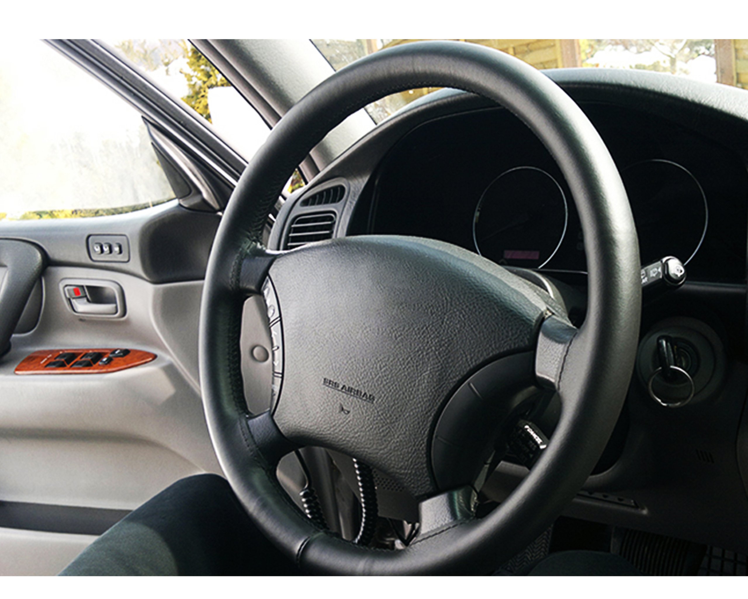 SKÓRZANY POKROWIEC NA KIEROWNICĘ Z JEDNEGO KAWAŁKA Numer katalogowy producenta 1K