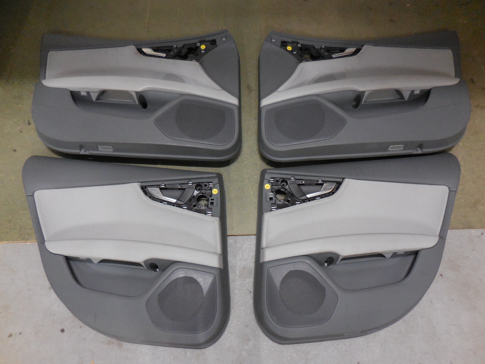 4G - AUDI A7 бекон оббивка задніх дверей