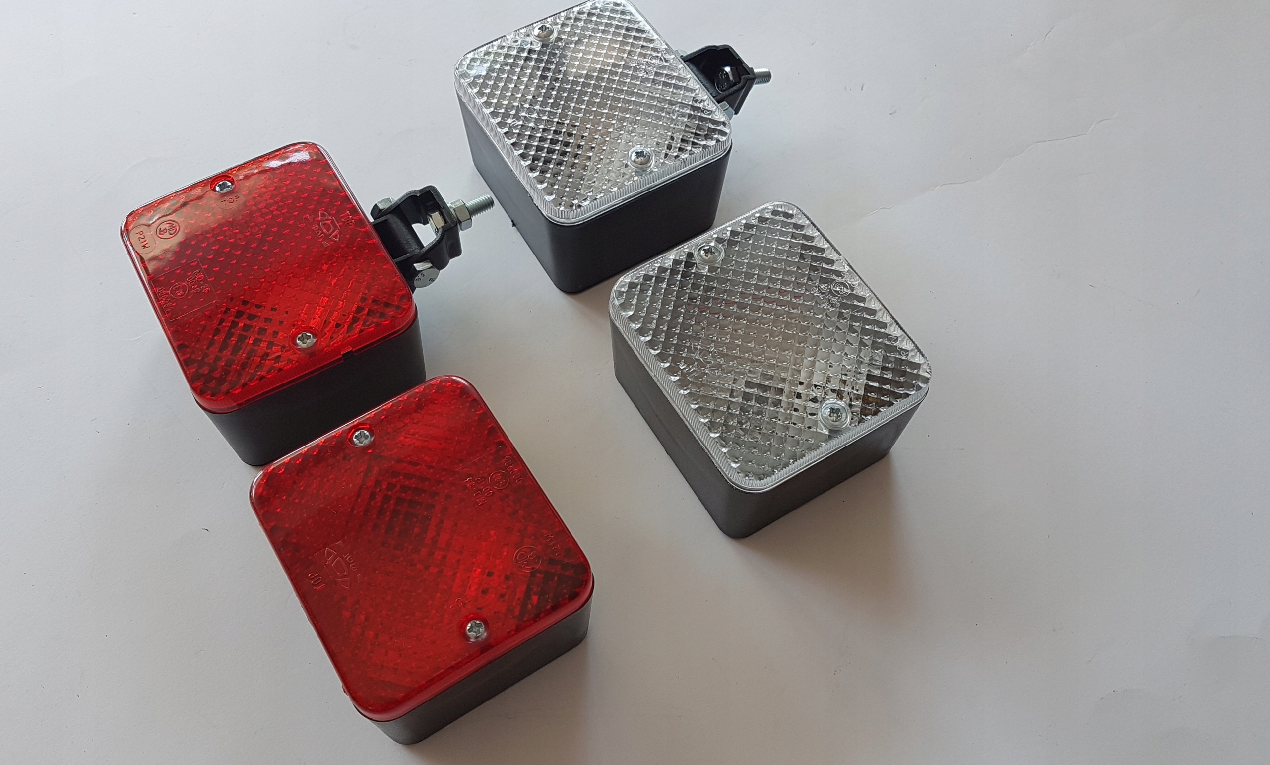 Lampa COFANIA na przegubie WSTECZNA przyczepa BUS Numer katalogowy części rampa152