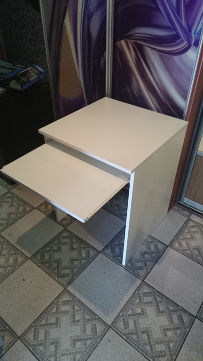 BIURKO proste 60x60 biały + PÓŁKA U 80cm biała Kolekcja MODERN2