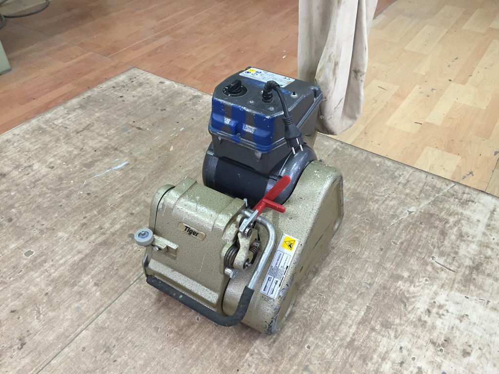 SZLIFIERKA CYKLINIARKA JANSER TIGER NETTO 8300 ZŁ Kod producenta 555