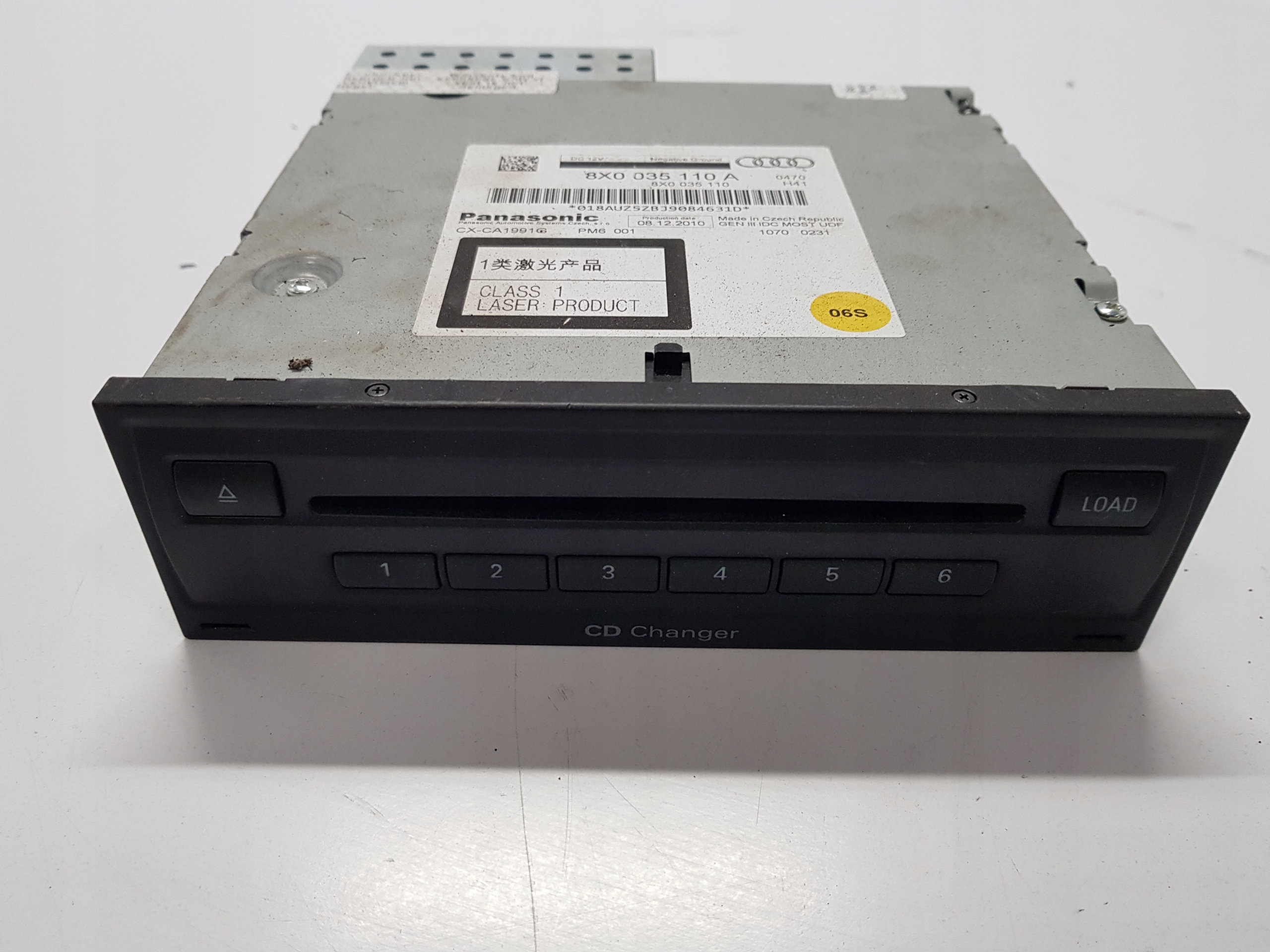 8X0035110A - Audi A4 B8 A5 8T CD CHANGER 8X0035110A