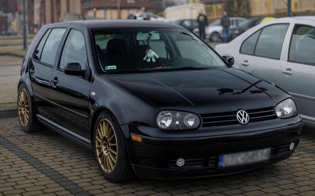 Volkswagen Golf 4 купе черный