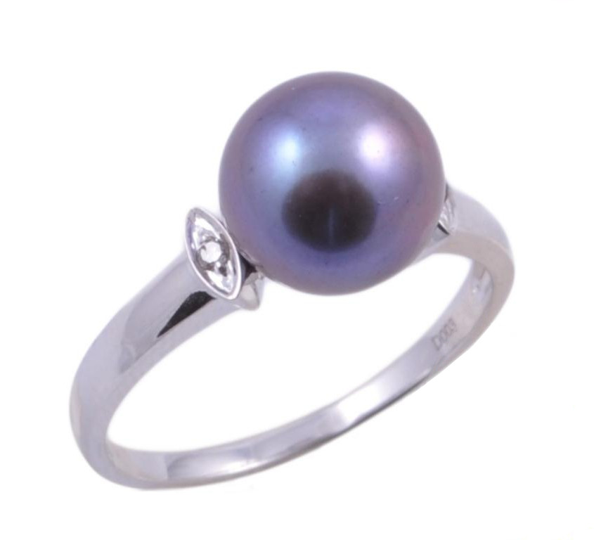 Zlatý Prstýnek S Pravou Perlou A Brilianty