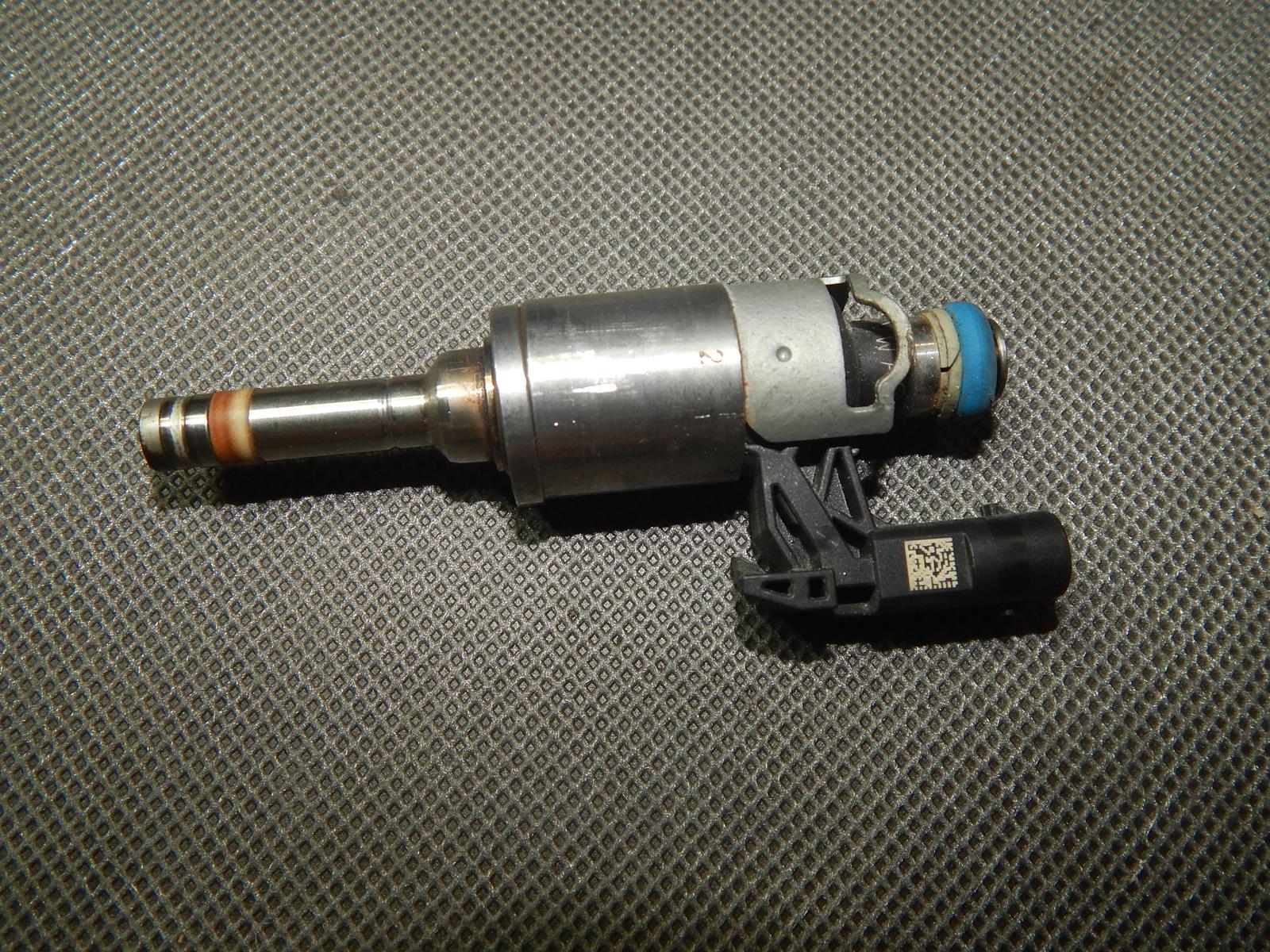 AUDI Q3 8U 1.4 TFSI Einspritzdüse 0261500132