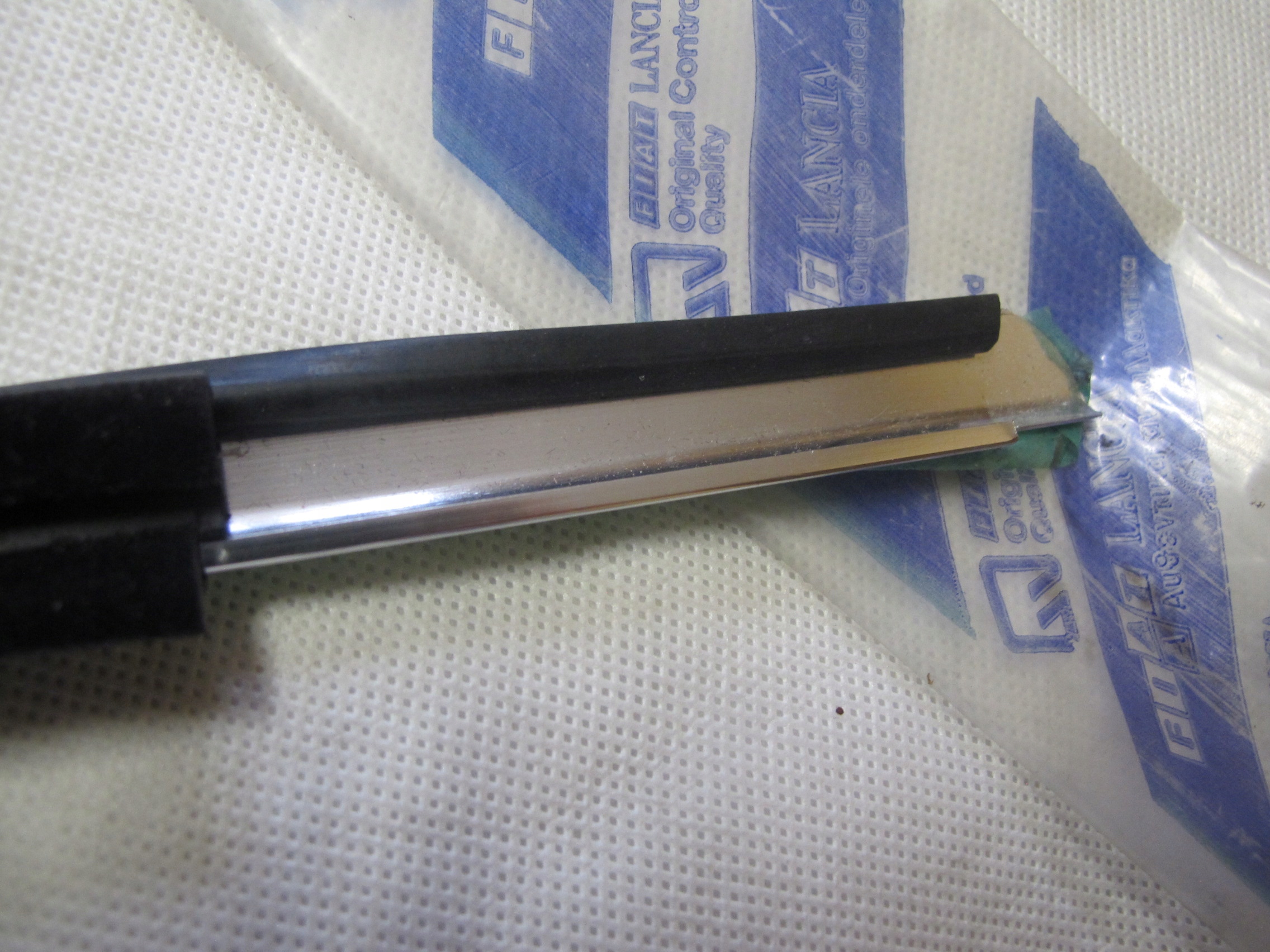 Listwa drzwi prawy przód chrom FIAT CROMA 90-96 Produkt generyczny listwa drzwi chrom