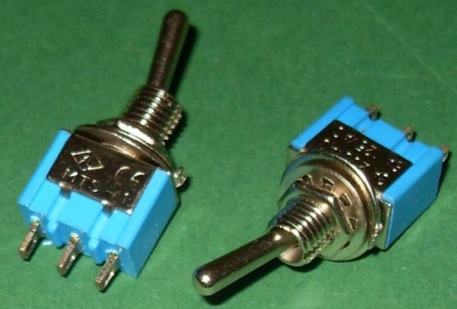 Przełącznik MTS 103 3pin 3poz MAŁY 250V 3A (1129) Producent PE