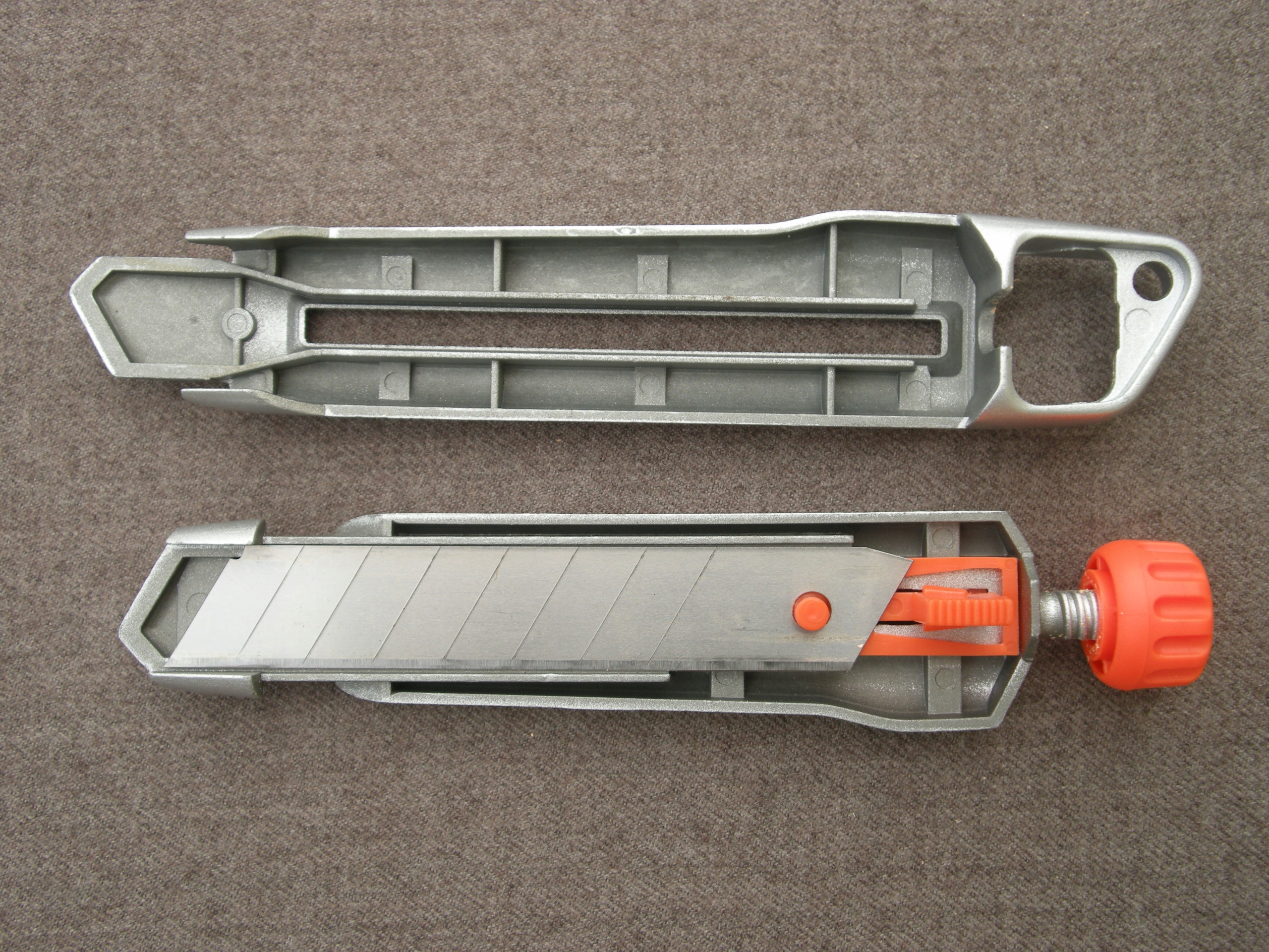 NÓŻ DO TAPET NOŻYK Z OSTRZEM 18mm INTERLOCK MOCNY Marka Jufisto