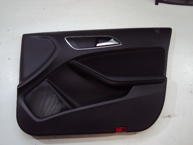 Обивка передней правой двери MERCEDES A-Class W176